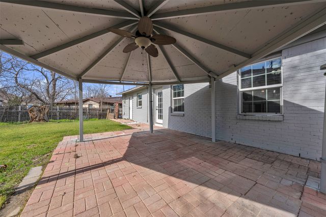 1112 E Mitchell Street, Arlington, TX 76010