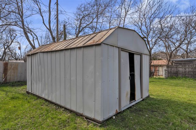 1112 E Mitchell Street, Arlington, TX 76010