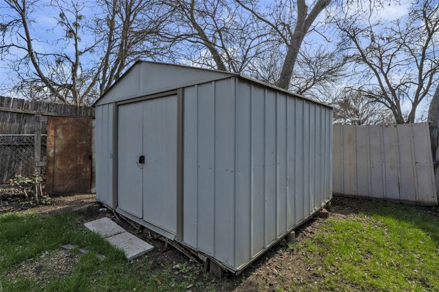 1112 E Mitchell Street, Arlington, TX 76010