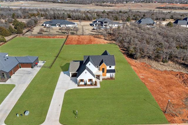 3340 Somerset Farms Road, Newalla, OK 74587