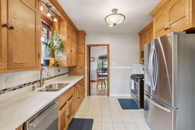 4200 Queen Avenue N, Minneapolis, MN 55412