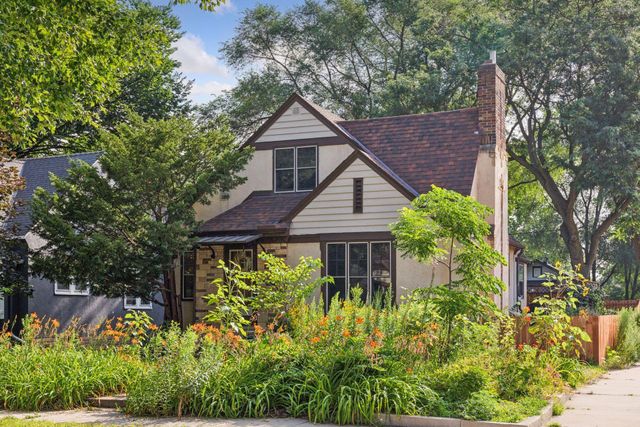 4200 Queen Avenue N, Minneapolis, MN 55412