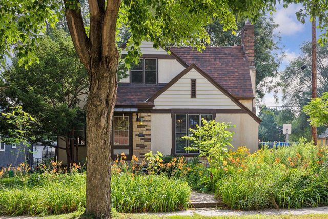 4200 Queen Avenue N, Minneapolis, MN 55412