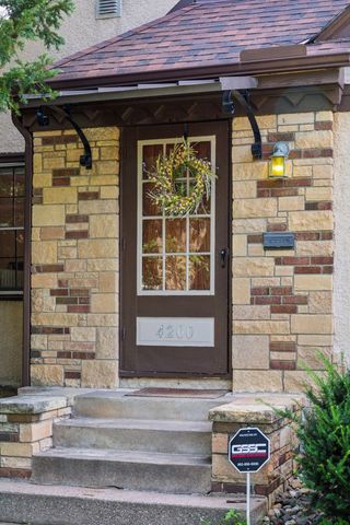 4200 Queen Avenue N, Minneapolis, MN 55412