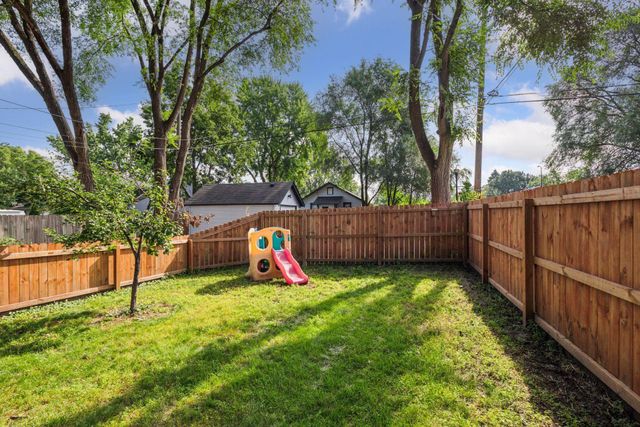 4200 Queen Avenue N, Minneapolis, MN 55412