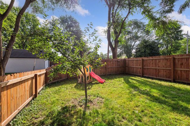4200 Queen Avenue N, Minneapolis, MN 55412