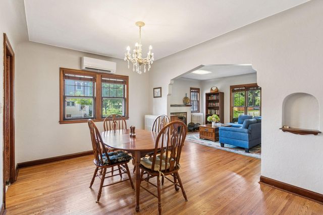 4200 Queen Avenue N, Minneapolis, MN 55412