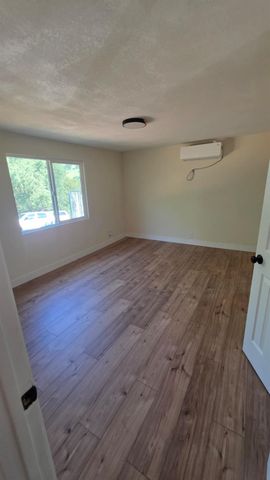 1248 Crane Lane, Yokuts Valley, CA 93675