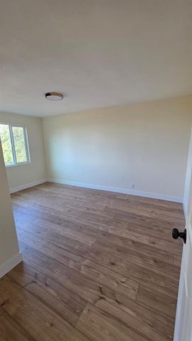 1248 Crane Lane, Yokuts Valley, CA 93675