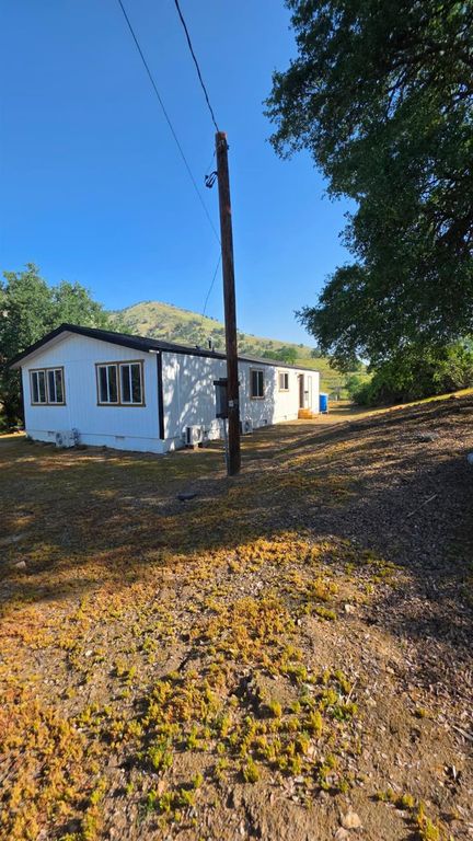 Image 2 of property listing at 1248 Crane Lane, Yokuts Valley, CA 93675