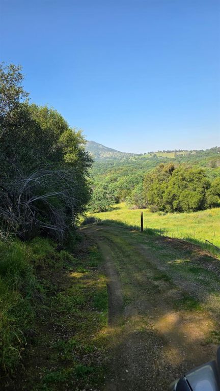 Image 40 of property listing at 1248 Crane Lane, Yokuts Valley, CA 93675