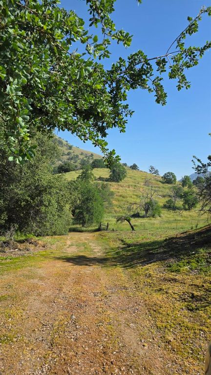 Image 42 of property listing at 1248 Crane Lane, Yokuts Valley, CA 93675