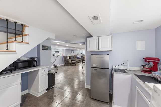 1931 Cuyler Avenue, Berwyn, IL 60402