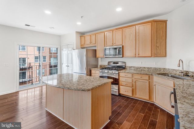 6321 IRIS MEADOW LN, Haymarket, VA 20169