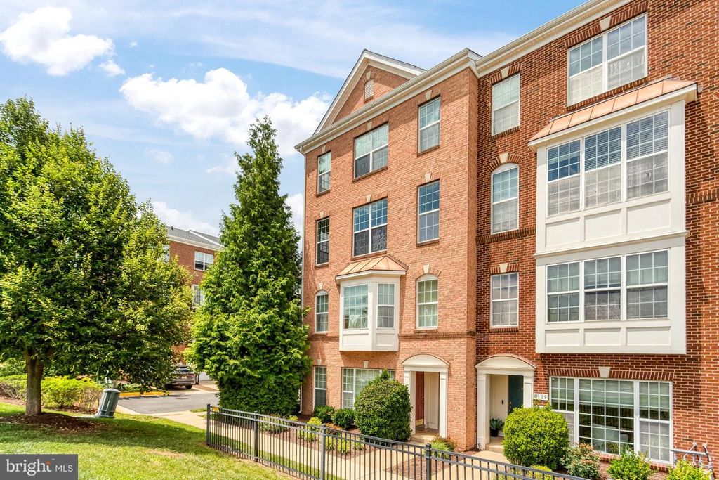 6321 IRIS MEADOW LN, Haymarket, VA 20169
