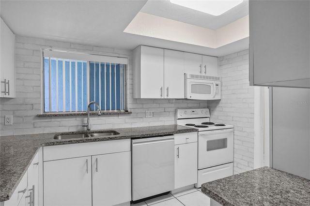 704 GLASGOW COURT 704, Winter Springs, FL 32708