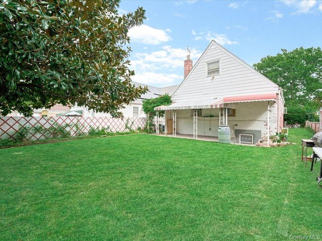 13320 234 Street, Rosedale, NY 11422