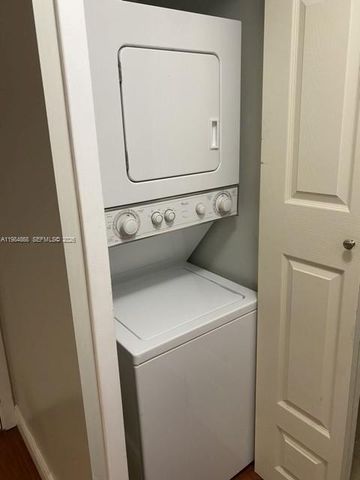 170 SE 14 street 2207, Miami, FL 33131