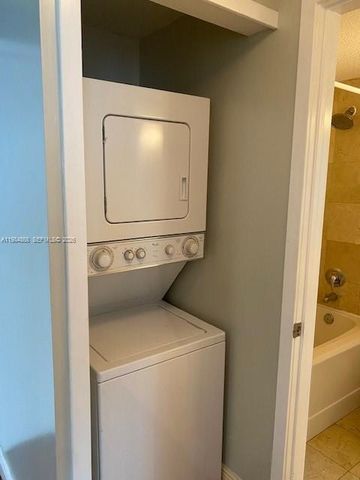 170 SE 14 street 2207, Miami, FL 33131