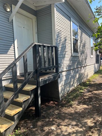 3227 Avenue I, Fort Worth, TX 76105
