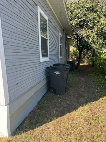 3227 Avenue I, Fort Worth, TX 76105