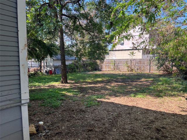 3227 Avenue I, Fort Worth, TX 76105