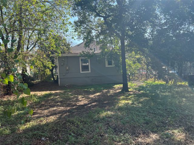 3227 Avenue I, Fort Worth, TX 76105
