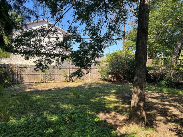 3227 Avenue I, Fort Worth, TX 76105