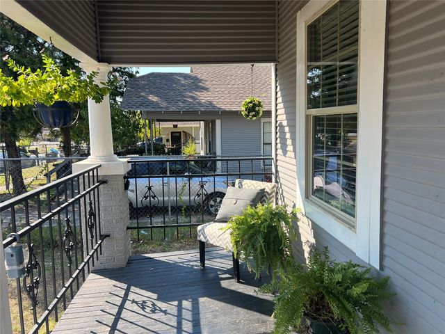 3227 Avenue I, Fort Worth, TX 76105