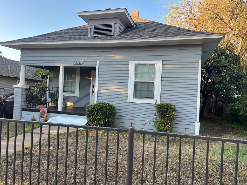 3227 Avenue I, Fort Worth, TX 76105