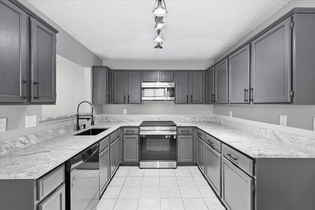 2909 Menlo Park Lane, Carrollton, TX 75007