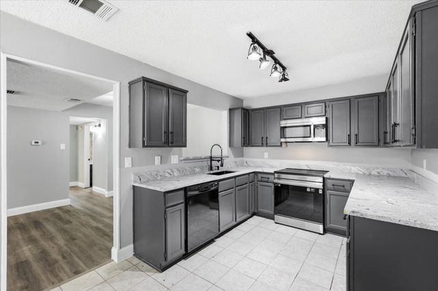 2909 Menlo Park Lane, Carrollton, TX 75007