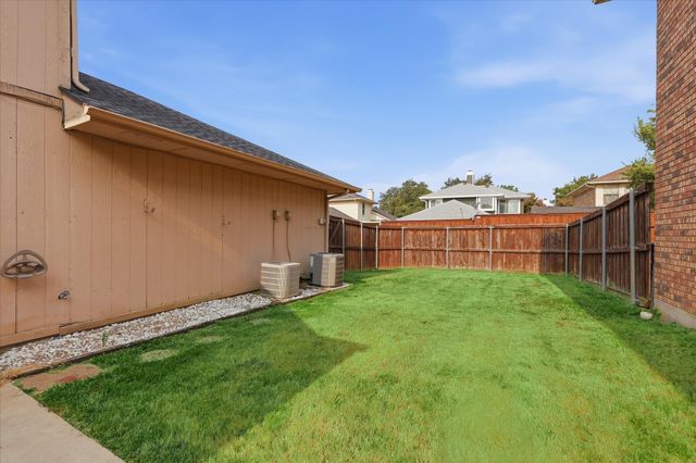 2909 Menlo Park Lane, Carrollton, TX 75007