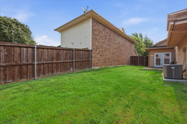 2909 Menlo Park Lane, Carrollton, TX 75007