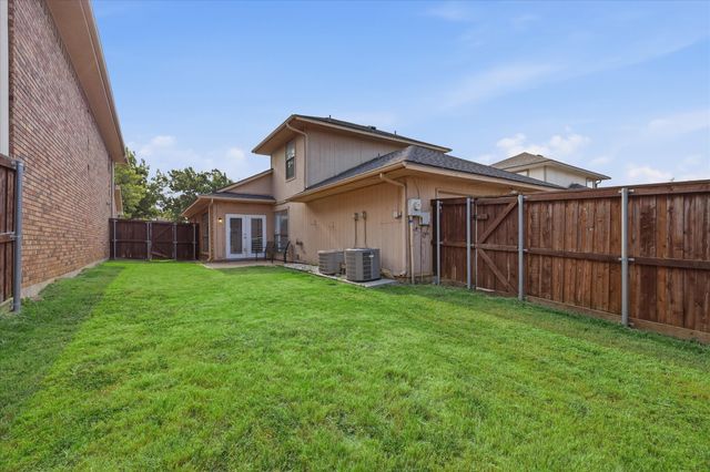 2909 Menlo Park Lane, Carrollton, TX 75007