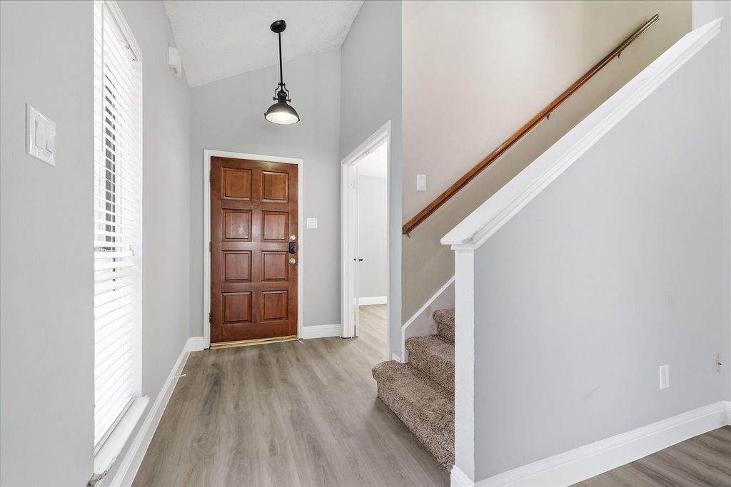 2909 Menlo Park Lane, Carrollton, TX 75007