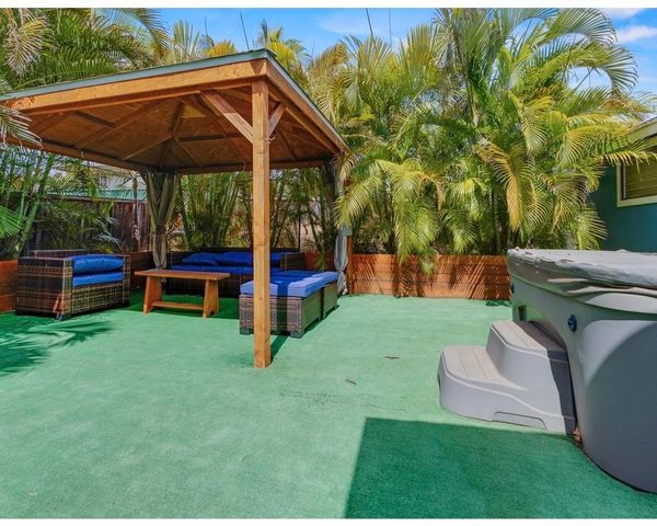 27 Nanialii Pl, Kihei, HI 96753