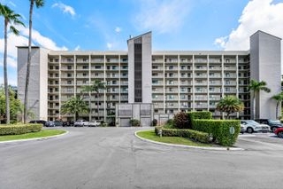 2205 S CYPRESS BEND Drive 302, Pompano Beach, FL 33069