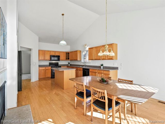 2342 Lexington Circle 71, Canton, MI 48188