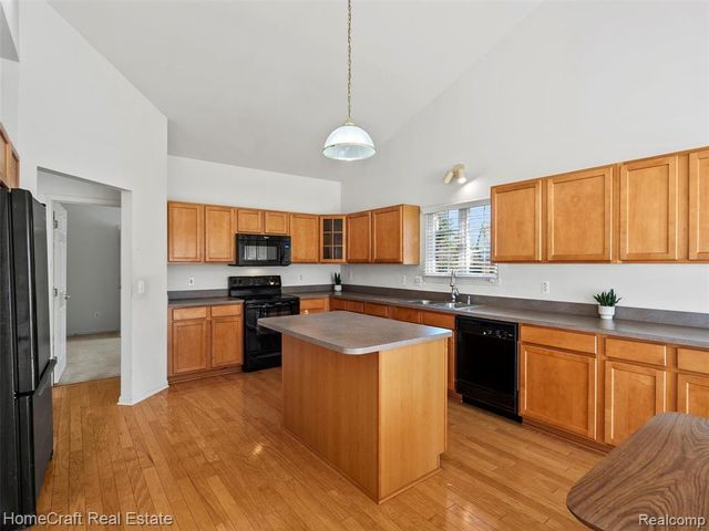 2342 Lexington Circle 71, Canton, MI 48188