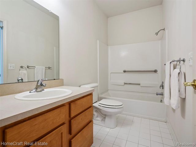 2342 Lexington Circle 71, Canton, MI 48188