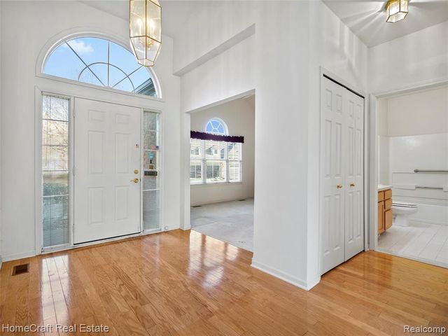 2342 Lexington Circle 71, Canton, MI 48188