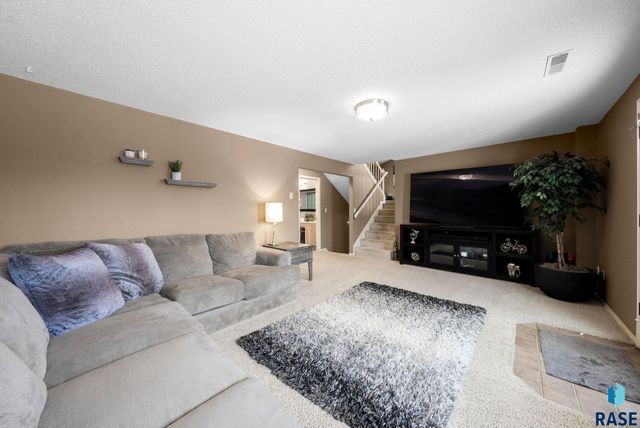 5500 S Andrea Ave Avenue, Sioux Falls, SD 57108