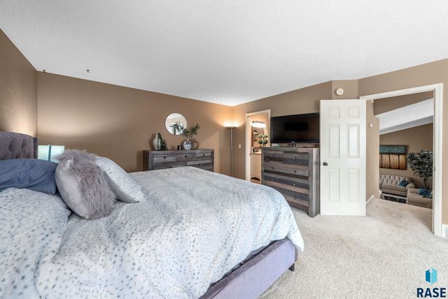 5500 S Andrea Ave Avenue, Sioux Falls, SD 57108