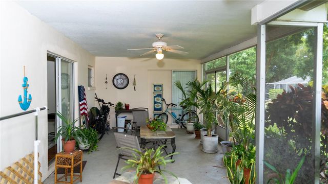 150 STAFFORD CIRCLE, Palm Harbor, FL 34684