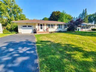 10 Sunny Slope Drive, Parma, NY 14468