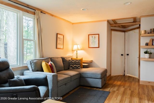 4410 Harding Avenue, Holt, MI 48842