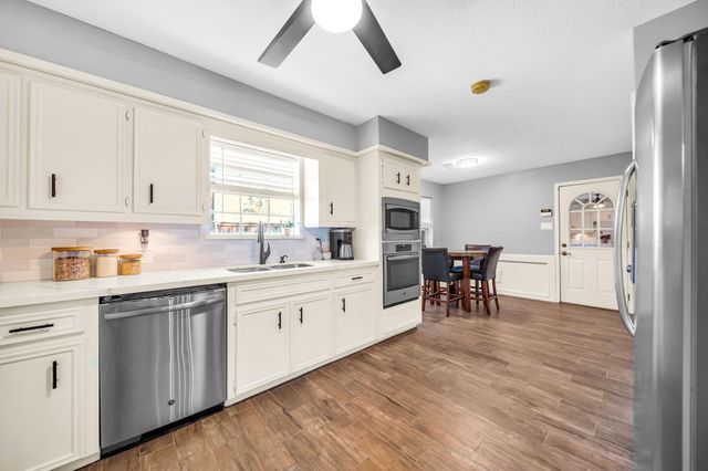 15215 River Park Drive, Houston, TX 77070