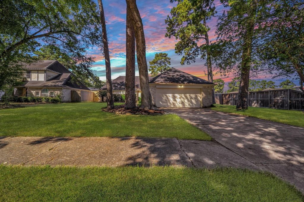 15215 River Park Drive, Houston, TX 77070