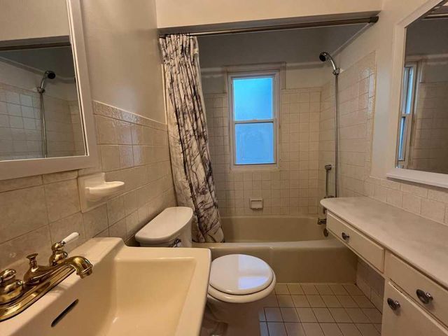 1119 Chrysler Street, Kalamazoo, MI 49048